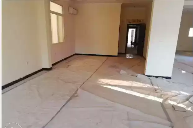 yerleşim Hazır Mülk 7+ Yatak Odası U/F Müstakil Villa  satılık içinde Doha #7156 - 1  image 